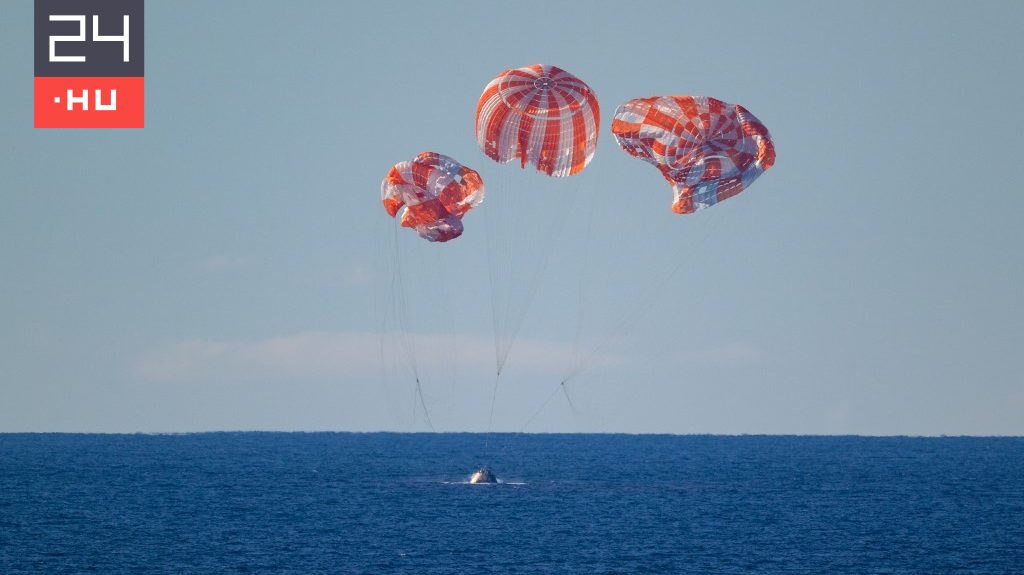 Óceánban landolt a NASA Holdat megkerülő űrkabinja, az Orion