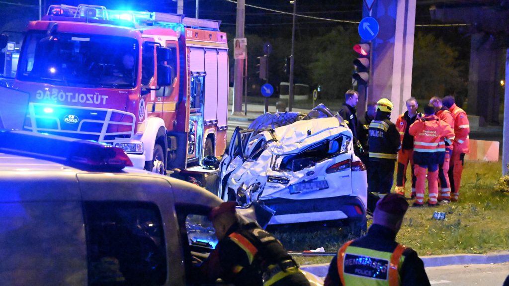 Karambol után lezuhant a felüljáróról egy autó a XIII. kerületben – ketten meghaltak 1