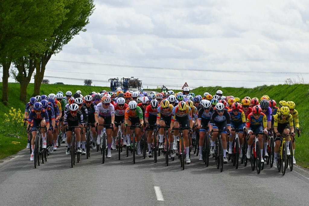 Wout van Aert nyerte vasárnap a Párizs-Roubaix országúti kerékpárost.