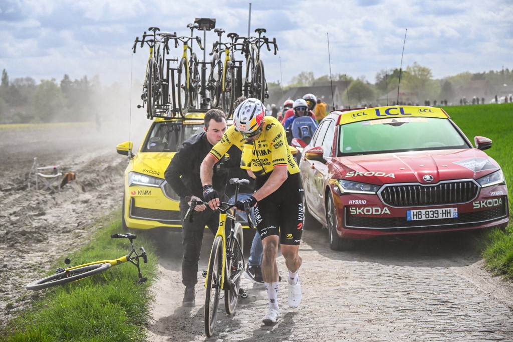 Wout van Aert nyerte vasárnap a Párizs-Roubaix országúti kerékpárost.