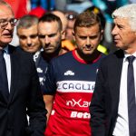 Gian Piero Gasperini (R) and Claudio Ranieri (L) are seen during the Serie A football match between Atalanta BC and Cagliari Calcio at Gewiss Stadium in Bergamo, Italy, on September 24 2023 (Photo by Mairo Cinquetti/NurPhoto)