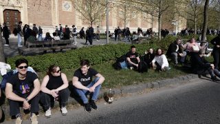 A Rendszerbontó Nagykoncert közönsége a budapesti Hősök terén, 2026. április 10-én.