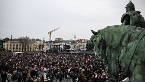 A Rendszerbontó Nagykoncert közönsége a budapesti Hősök terén, 2026. április 10-én.