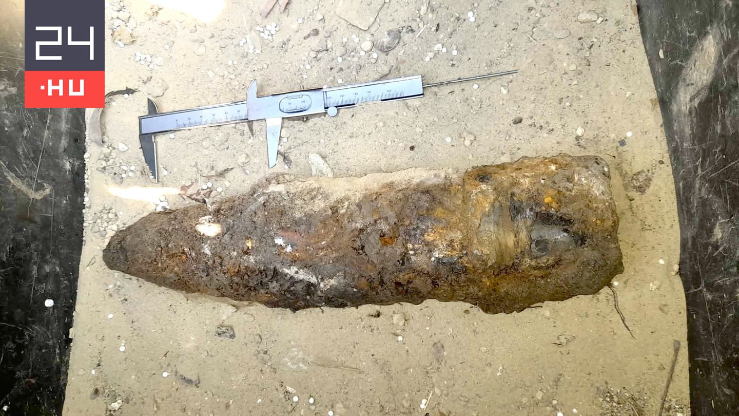 Csőtörés miatt mentek a Szilágyi Erzsébet fasorra, második világháborús repeszgránátot találtak