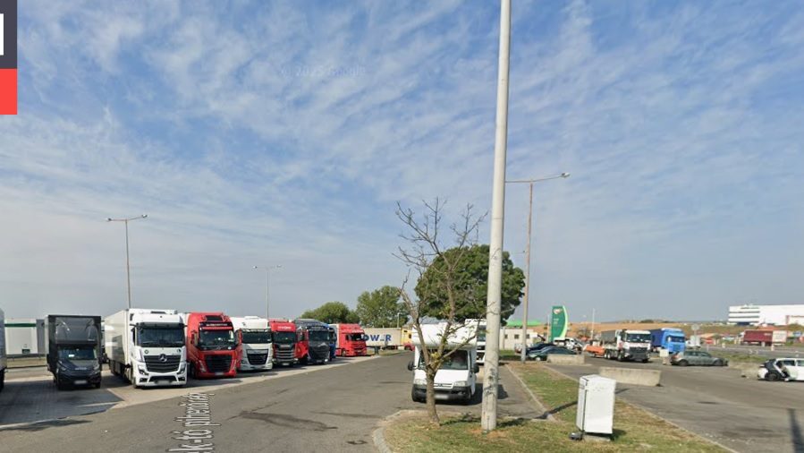 Szerb–magyar kamionos megszúrt egy bolgárt az M1-esen.