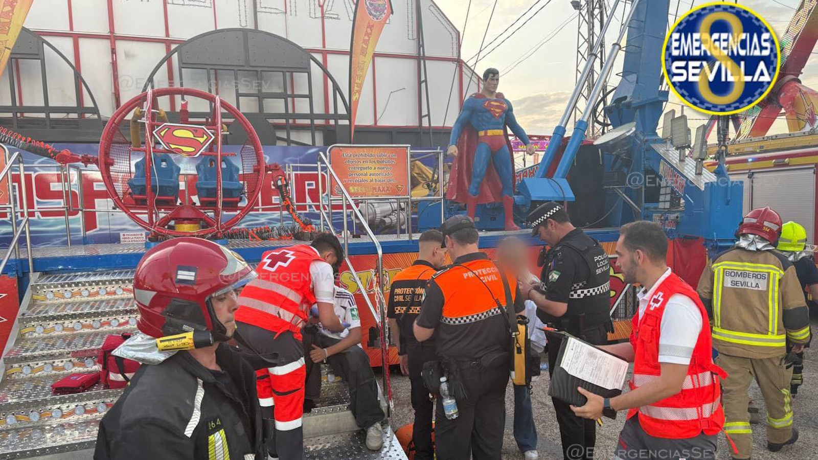 Mentők és tűzoltók a sevillai vásárban történt baleset után
