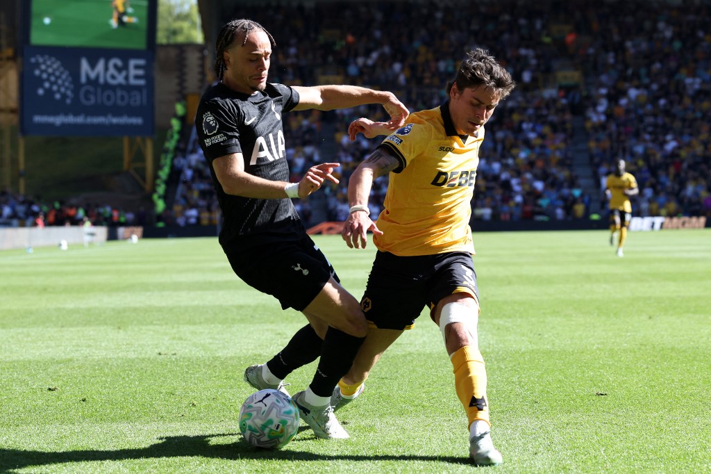 Xavi Simons megsérült a Wolves és a Tottenham bajnokiján, így lemarad a vb-ről.