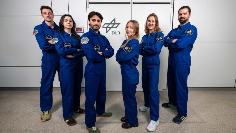 A SOLIS100 izolációs kísérlet résztvevői 26 és 32 év közötti önkéntesek, három nő és három férfi, hat különböző európai országból.