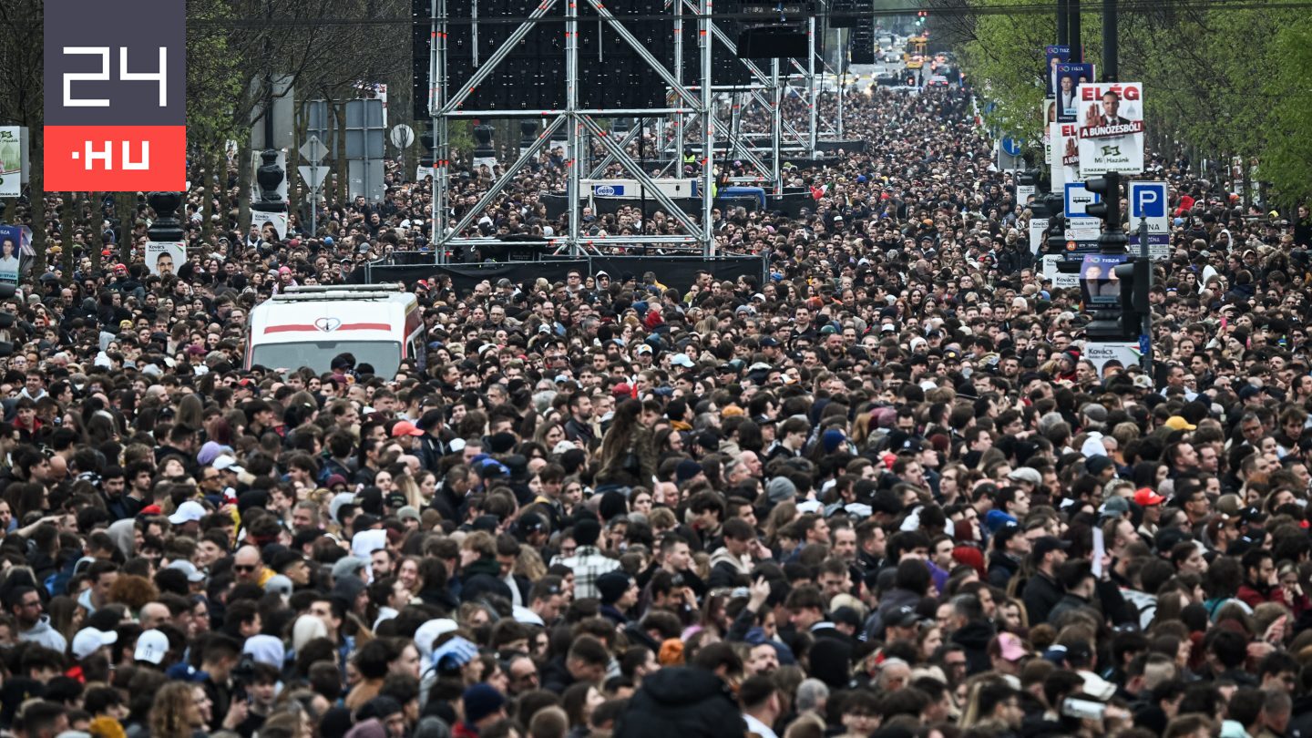 „Fideath” és „vége kicsi” graffitik a Fidesz székháznál