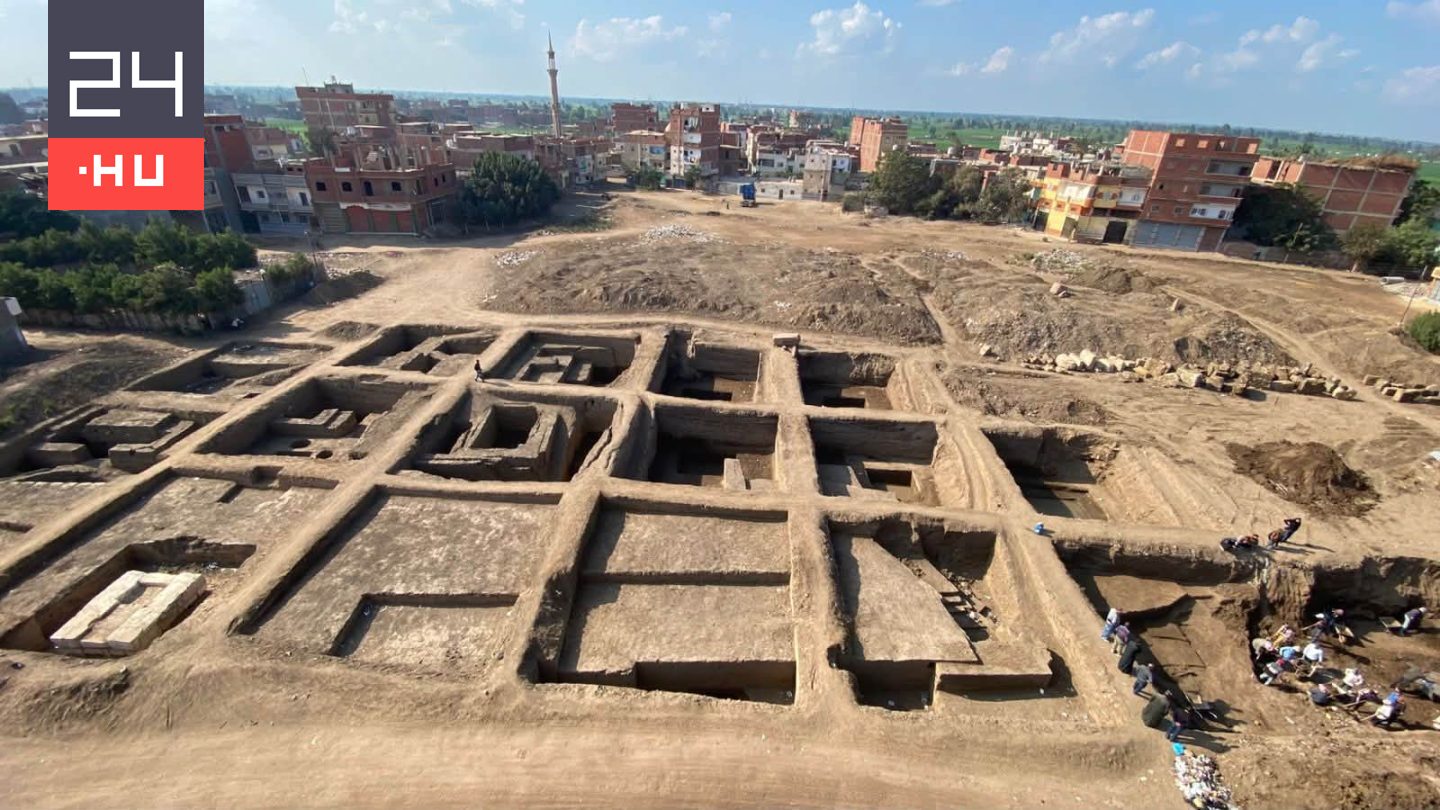 Öt tonnás II. Ramszesz szobrot találtak Egyiptomban