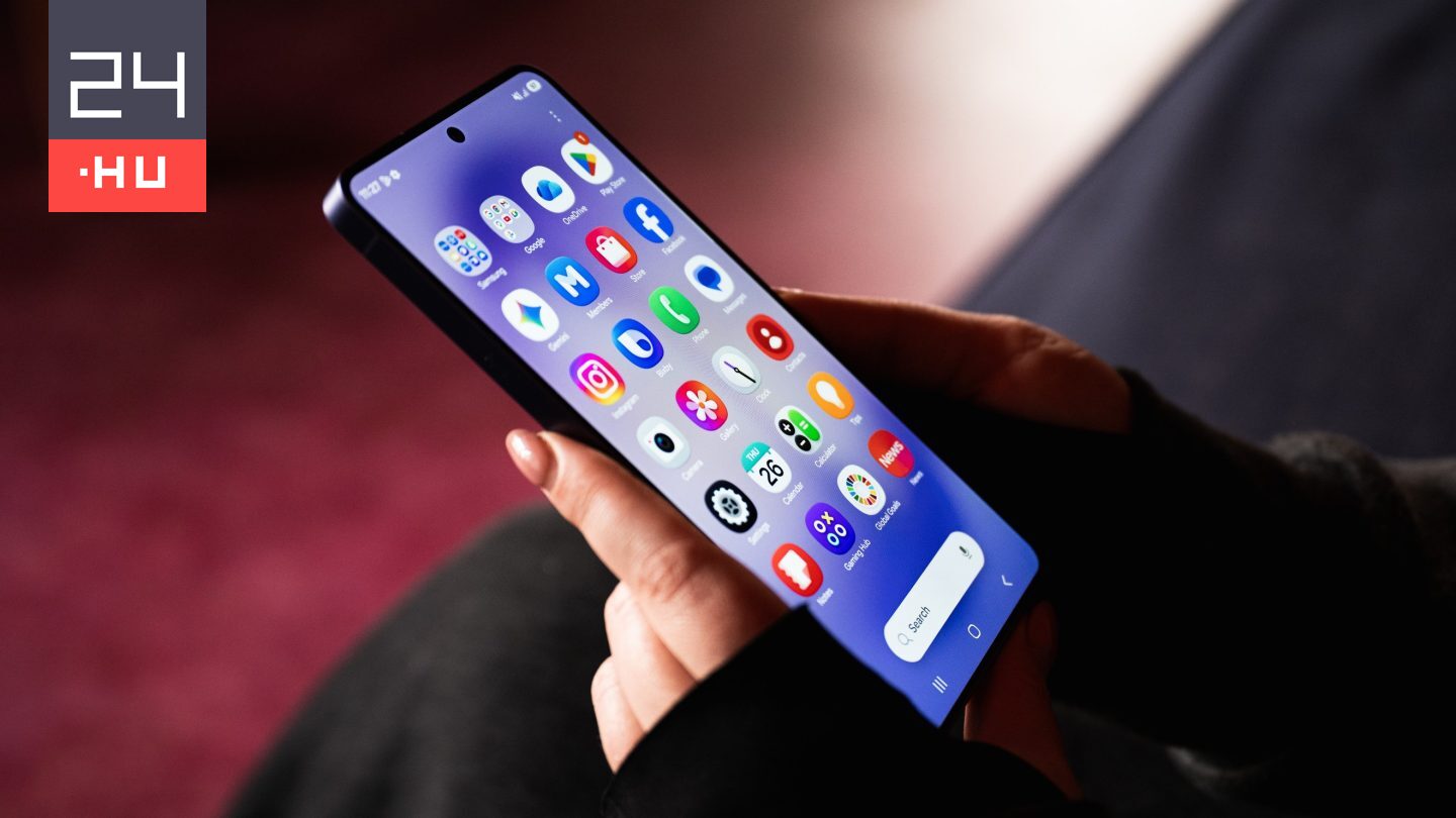 Az emberek legalább fele pillant rá idegenek telefonjára, mutatjuk, mit láthatnak a legtöbbször