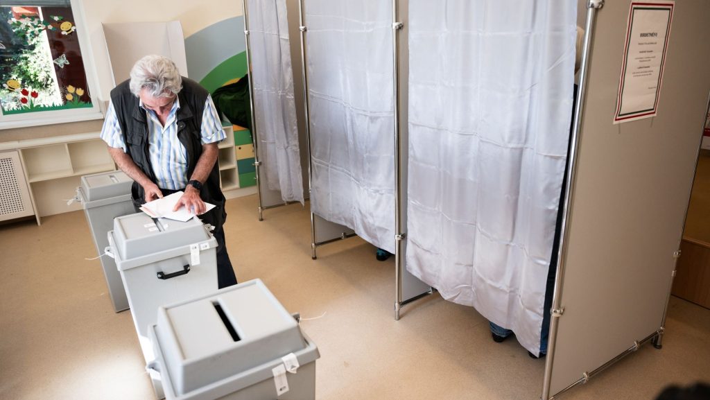 NVI: vasárnap este 8-tól jönnek az eredmények, szoros verseny esetén egy hetet várni kell a végeredményre