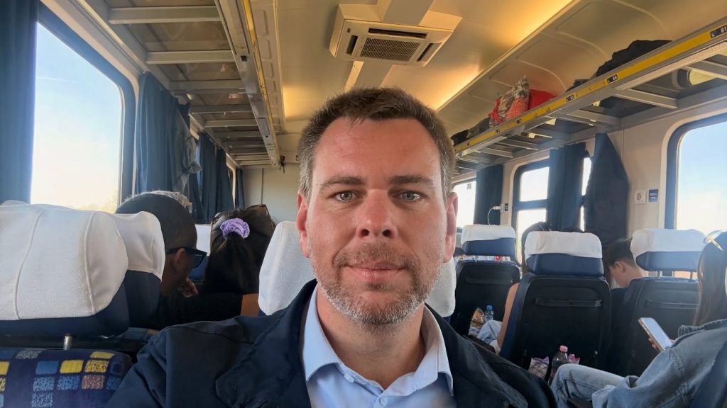 Vitézy Dávid egy különvonaton beszélt a vasútrombolás korszakának végéről