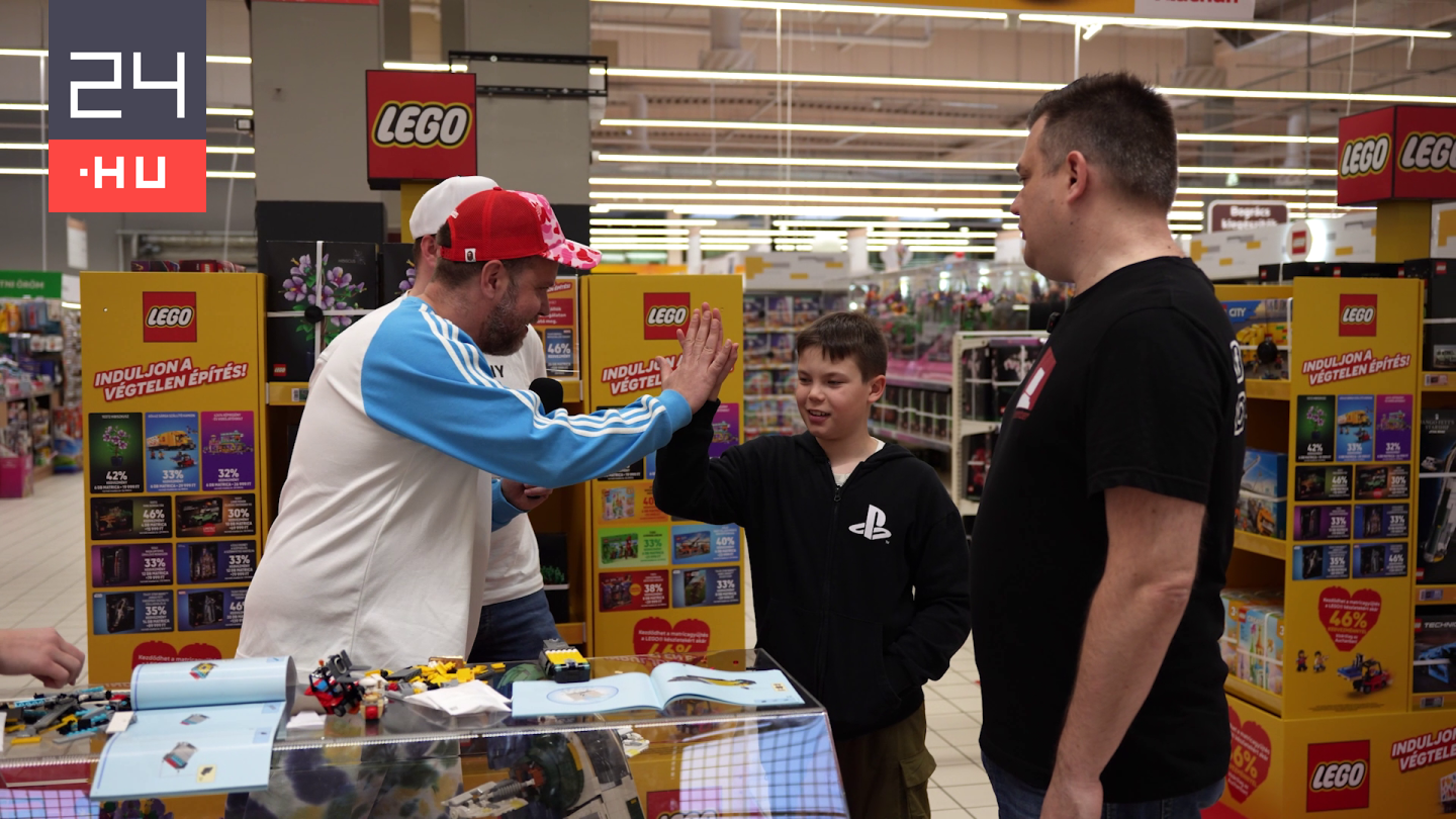 „Férfias munka volt”! Felépítettünk egy kamiont egy áruházban
