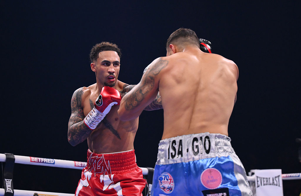 Ben Whittaker első menetes KO-val győzött.