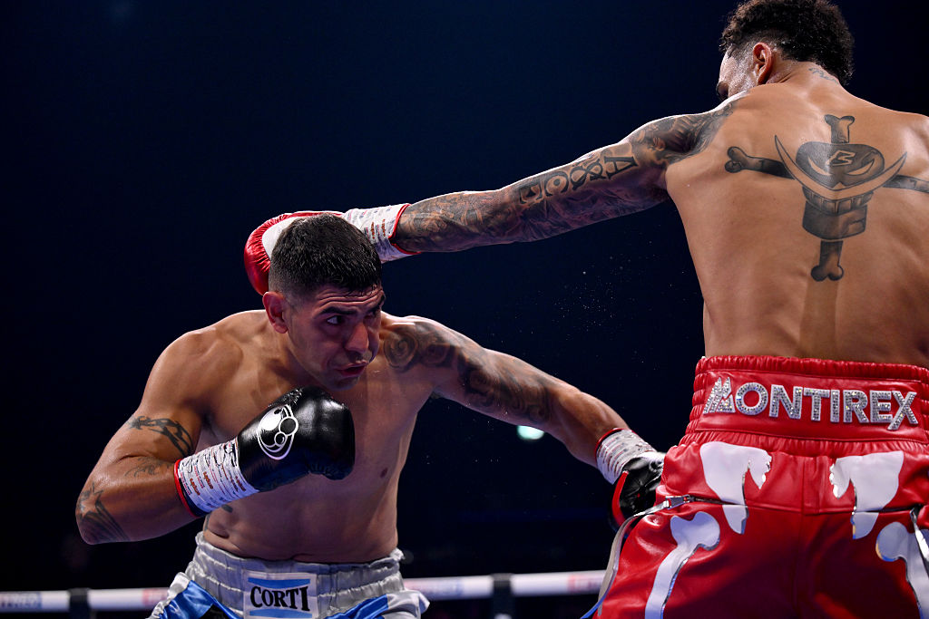 Ben Whittaker első menetes KO-val győzött.