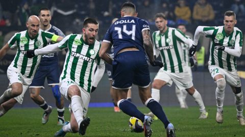 Wojciech Golla, a Puskás Akadémia FC játékosa (k) a labdarúgó OTP Bank Liga 19. fordulójában játszott Puskás Akadémia FC - Paksi FC mérkőzésen a felcsúti Pancho Arénában 2026. január 24-én. A Paks 2-1-re győzött.