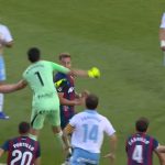 megütötte ellenfelét a kiállított focikapus huesca zaragoza