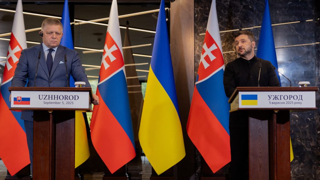 Zelenszkij az ukrán EU-csatlakozásról tárgyalt Robert Ficóval
