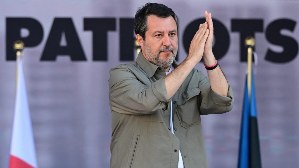 Matteo Salvini belengette az előrehozott választást