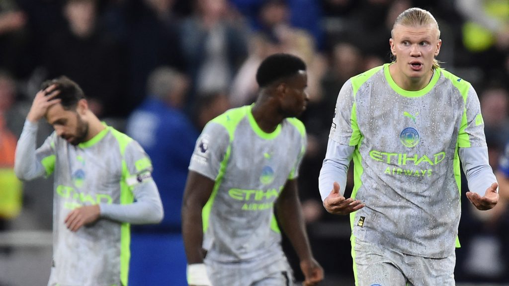 A City egy pontot megmentett az őrült hullámvasutazásban, de így is az Arsenal került közelebb a bajnoki címhez