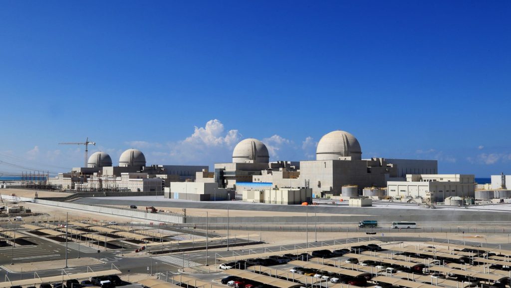 Dróntámadás érte az Egyesült Arab Emírségek legnagyobb atomerőművét, tűz ütött ki