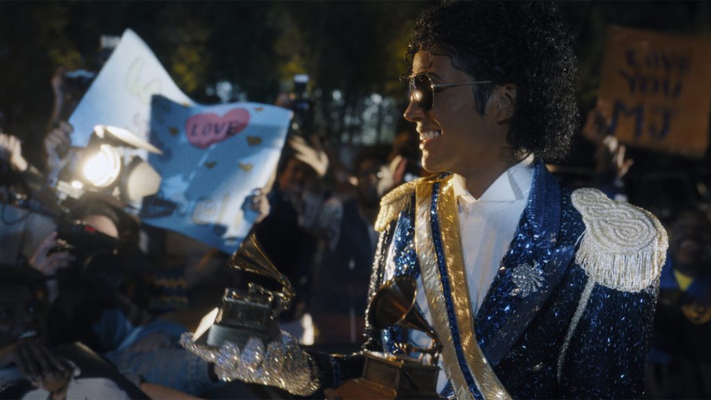Lehet úgy életrajzi filmet készíteni Michael Jacksonról, hogy a legkényelmetlenebb kérdéseket kihagyjuk belőle?