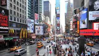 USA. NYC. TIMES SQUARE. DAYS AND NIGHTS, THE BILLBOARDS ARE LIGHTING UP THE MOST POUPULAR CROSSROAD IN TOWN. (Photo by ANTOINE LORGNIER / ONLY WORLD / Only France via AFP)
