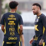 Neymar és Robinho fia egy edzésen.