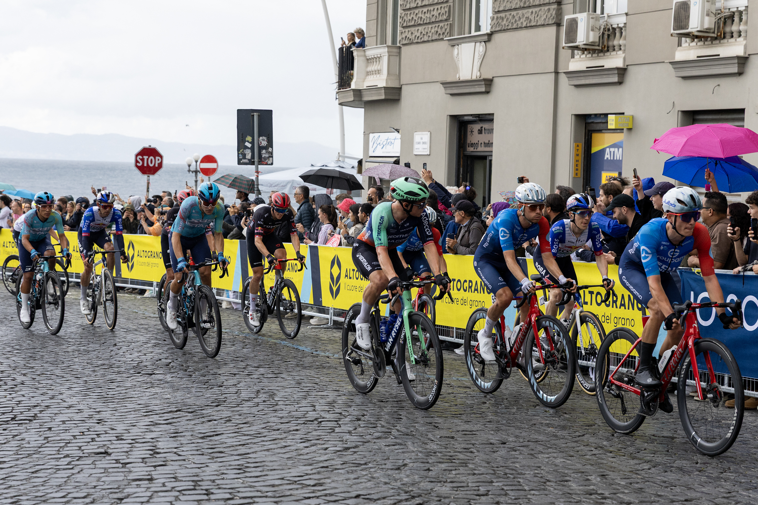 Giro d'Italia 6. szakasz körforgalom nézők közúti veszélyeztetés