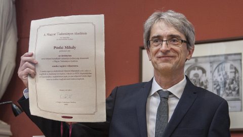 Pósfai Mihály, mta, magyar tudományos akadémia, kormányváltás