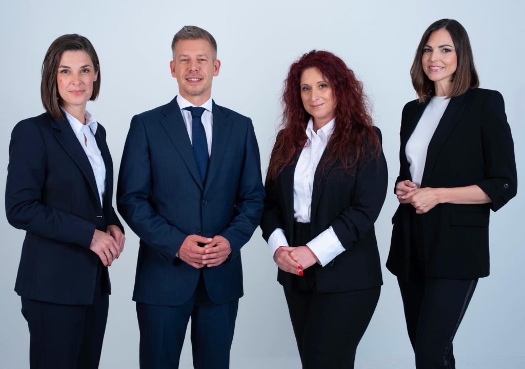 Magyar Péter bemutatta a kormányszóvivőket