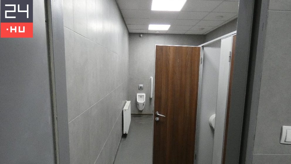 Egy fiú erőszakoskodott egy lányjal kaposvári vécéban.