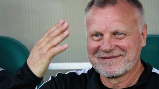 Bognár György, a Paks vezetőedzője a labdarúgó OTP Bank Liga 31. fordulójában játszott Paksi FC - Ferencvárosi TC mérkőzésen Pakson, a Fehérvári úti stadionban 2025. május 10-én.