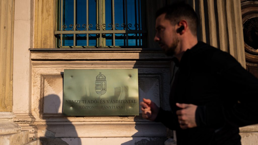 Vasárnapig a cégeknek is el kell készíteniük adóbevallásukat.