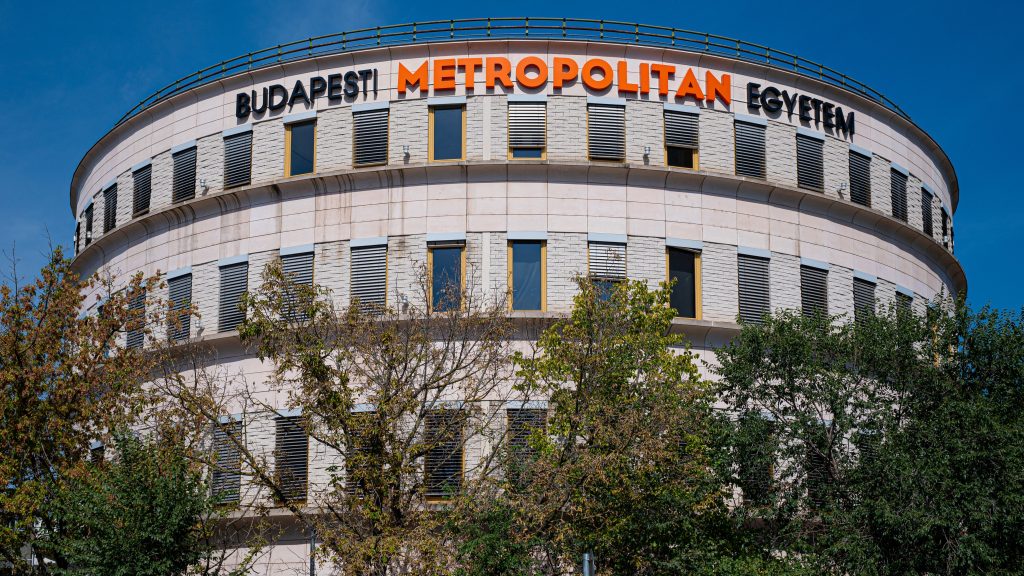Feljelentéssel végződő ÁSZ-vizsgálat után távozik a Metropolitan Egyetem rektora