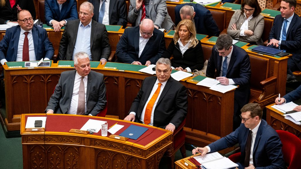 Hat év után véget ért a vészhelyzeti kormányzás Magyarországon