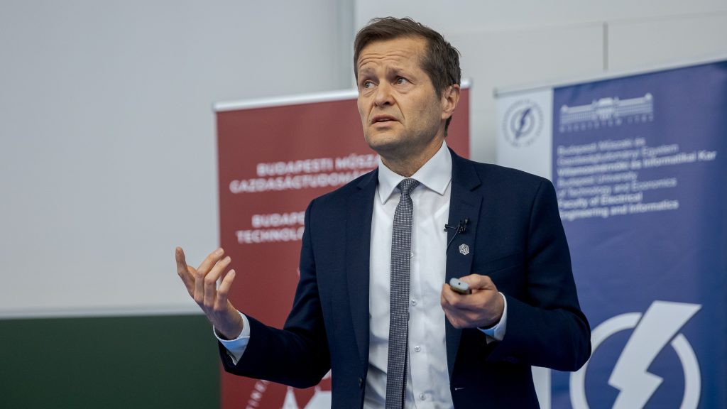 Reagált Krausz Ferenc alapítványa Magyar Péter bejelentésére, miszerint felbontják a korábbi 261 milliárd forintos szerződésüket