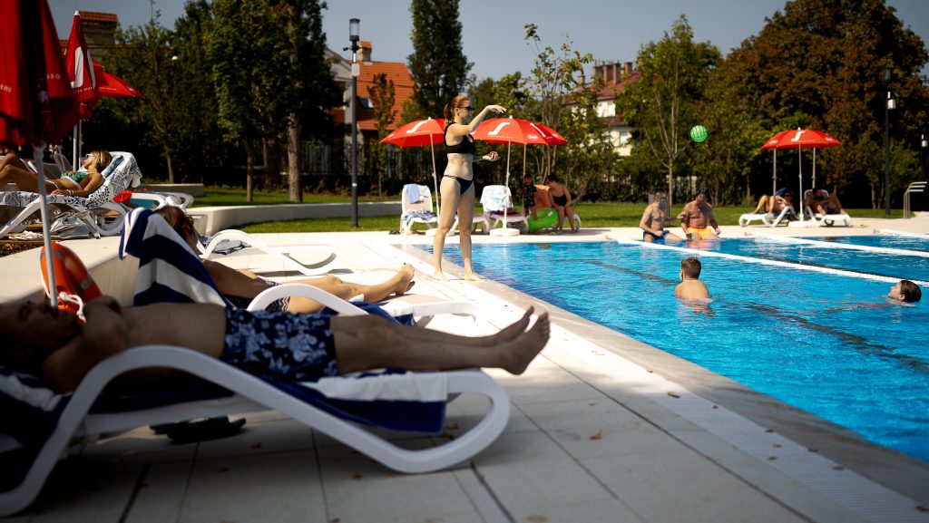 Harmincezer forint is lehet a strandolás egy négytagú családnak