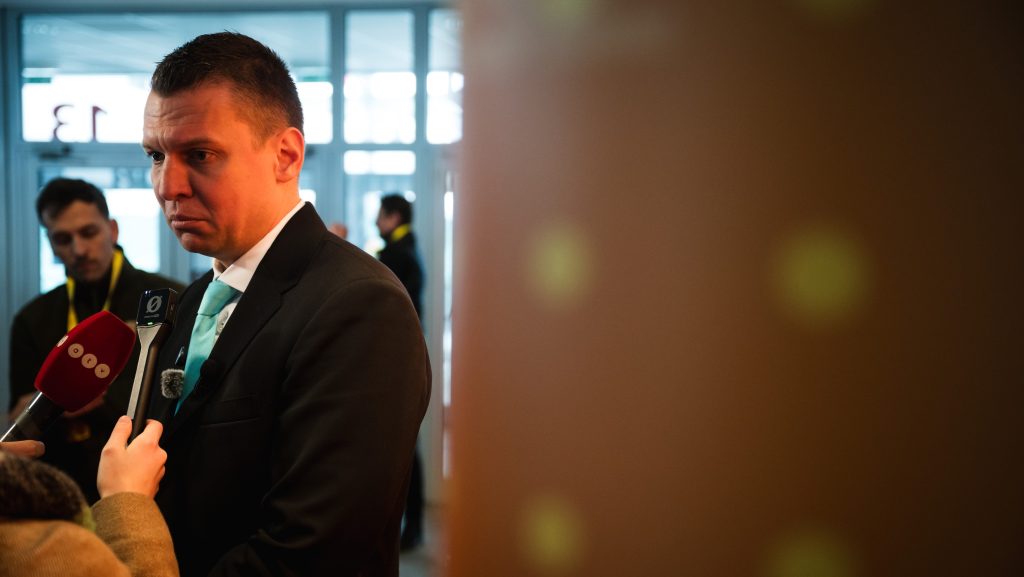 Menczer szerint Magyar Péter Varga Judit felelősségét állítja a középpontba a kegyelmi ügy elővételével