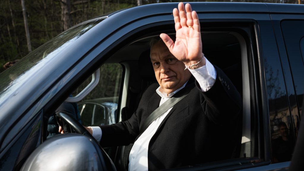 Kováts Eszter, Körösényi András: Az Orbán Viktorról szóló népi vétót demokratikusnak kell tekintenünk