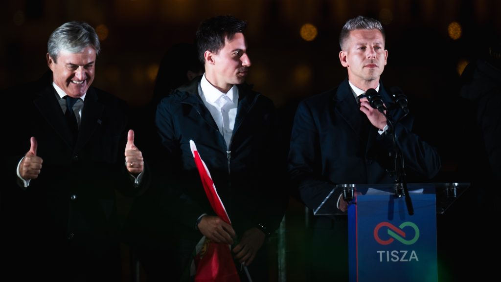 Magyar Péter és Radnai Márk is üzent a könnyekkel küszködő Balásy Gyulának