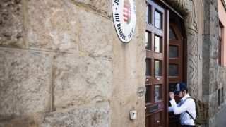 Érettségi vizsgára érkező középiskolai tanulók 2026. május 5-én., Image: 1096671873