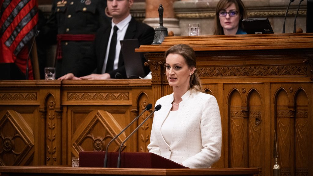 Reagált a személyeskedő, gúnyolódó képviselői megszólalásokra Forsthoffer Ágnes