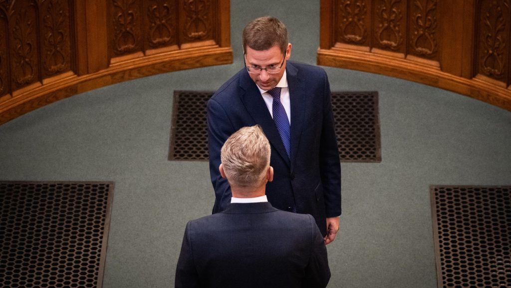 „Helyes” – így kommentálta Gulyás Gergely Magyar Péterék Karmelitánál tett bejelentését