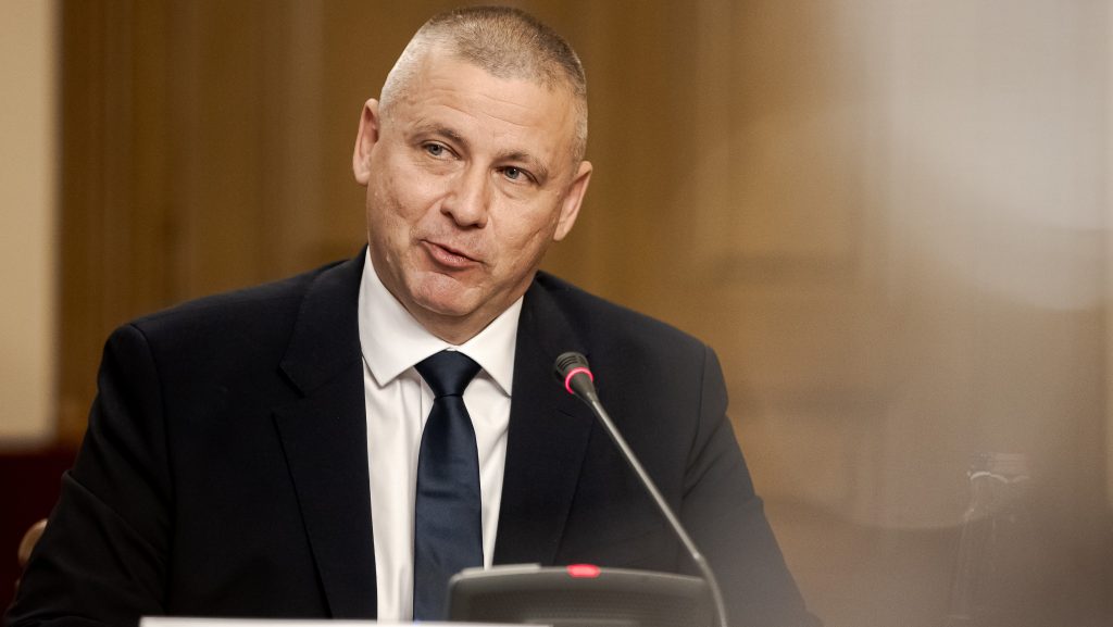 Ruszin-Szendi Romulusz bemutatta a Honvédelmi Minisztérium helyettes államtitkárait is