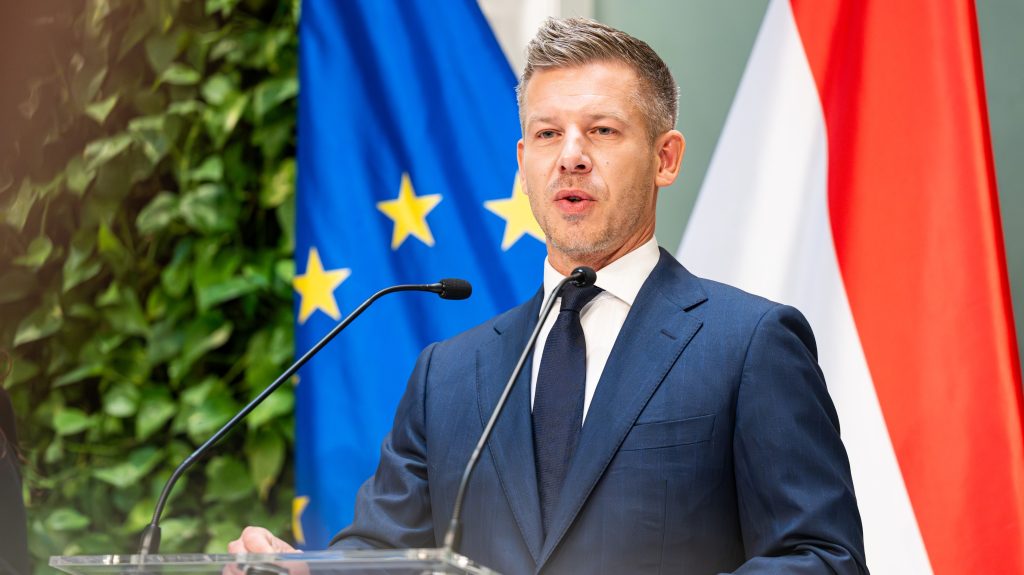 Magyar Péter csütörtökön Brüsszelbe utazik, de még nem tudni, hány találkozója lesz