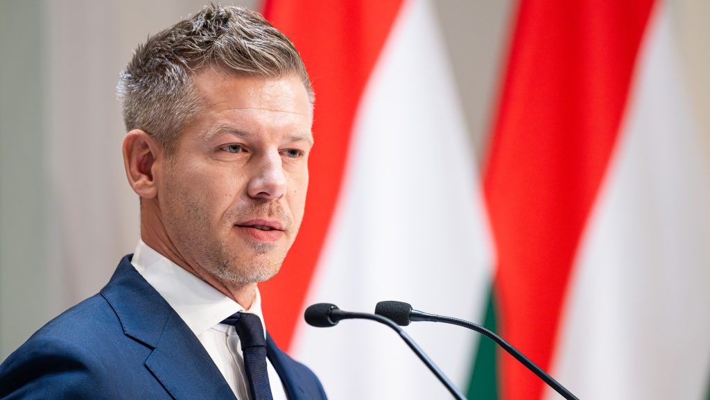 Magyar Péter lemondásra szólította fel az közmédia két vezérigazgatóját