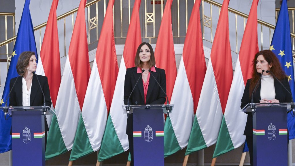 Helyettes államtitkárnak nevezték ki a kormányszóvivőket