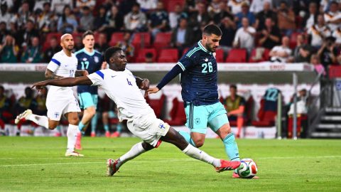 31 May 2026, Rhineland-Palatinate, Mainz: Soccer, men: World Cup preparation, international match before the World Cup finals, Mewa Arena, Deniz Undav (r, Germany) in a duel with Tony Miettinen (Finland) before his goal for 3:0. Photo: Tom Weller/dpa - IMPORTANT NOTE: In accordance with the regulations of the DFL German Football League and the DFB German Football Association, it is prohibited to utilize or have utilized photographs taken in the stadium and/or of the match in the form of sequential images and/or video-like photo series.
